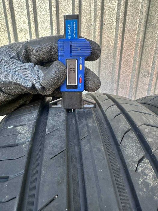 Шини б/в 235 40 R19 Goodride Super Eco Z107