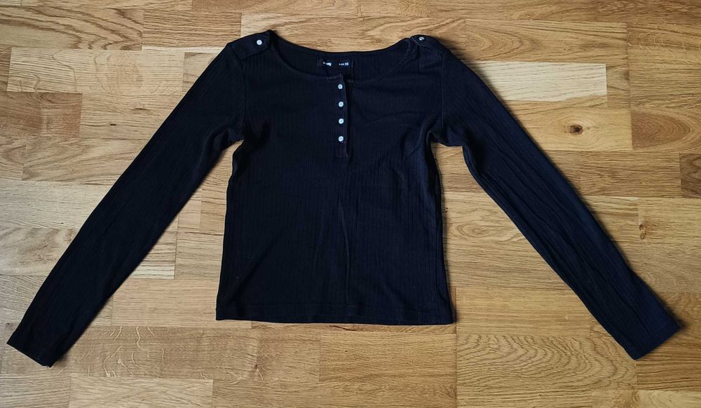 Czarna bluzka w prążek Sinsay XS 34 guziki henley basic