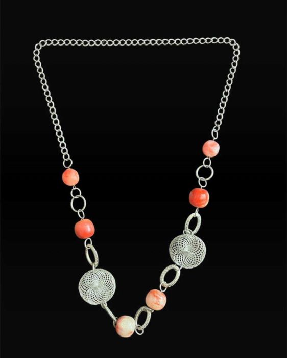 Жіноче кольє , сучасна біжутерія