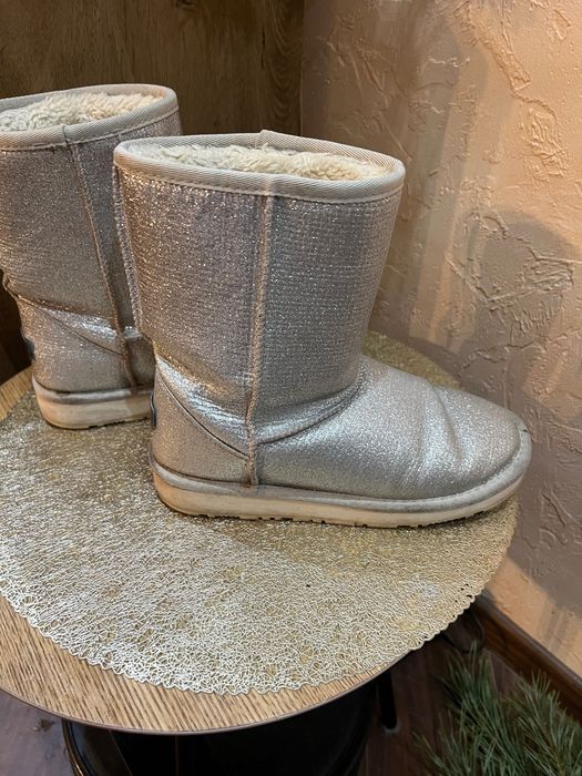 Ugg/уггі  в гарному стані бу