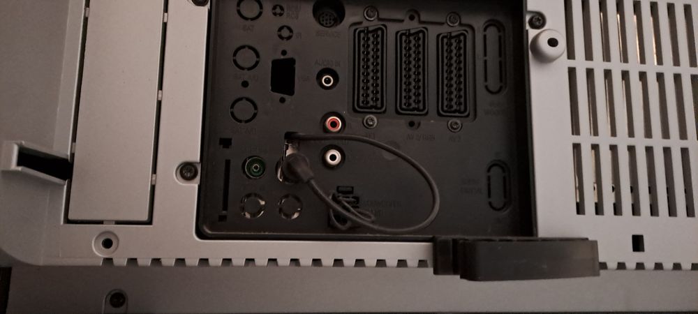 Televisão Loewe Vitros 6381 ZW