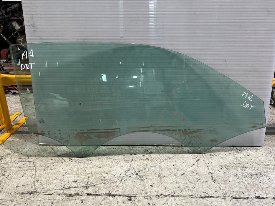 Vidro porta direita Audi A1 2010