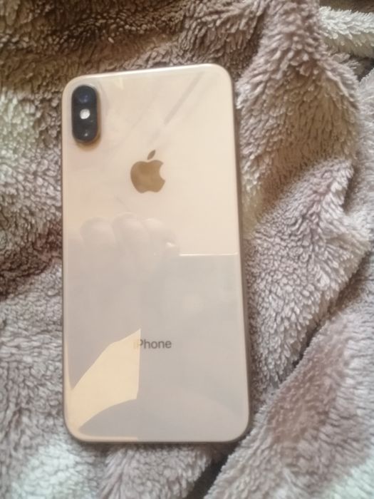 iPhone XS продам