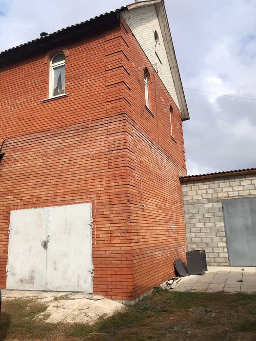 Продам великий двоповерховий будинок 212 кв.м