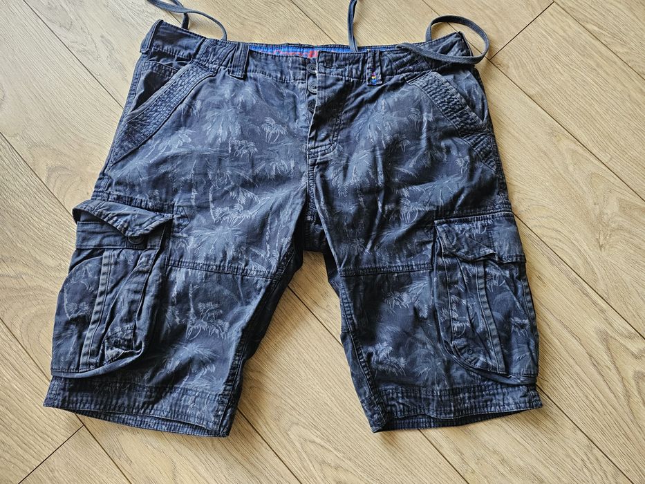 Spodenki Superdry XL
Superdry spodenki bermudya
Superdry spodenki ber