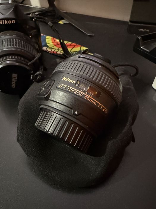 Nikon D5200 + Nikon AF-S NIKKOR 50mm f/1.4G