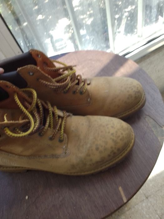 Botas homem 45 em razoável estado