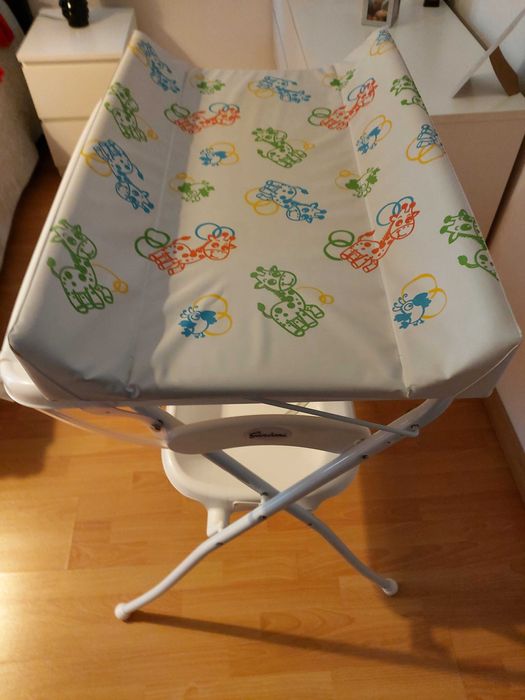 Muda fraldas e banheira Giordani