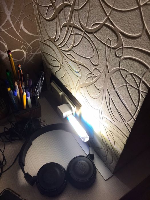 Продам світильник