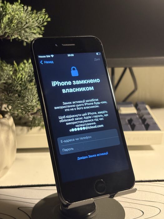 iPhone 8 64gb на запччастини, залочений айклауд