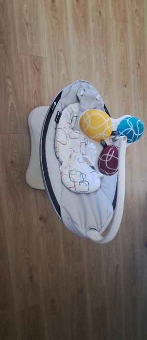 Espreguiçadeira mamaRoo multi-motion baby swing - 4moms