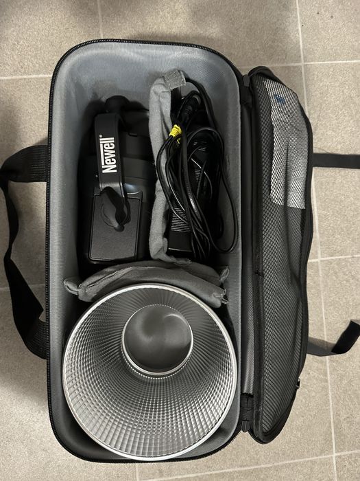 Lampa filmowa Newell RGB Pravaha Max 135 LED Bowens