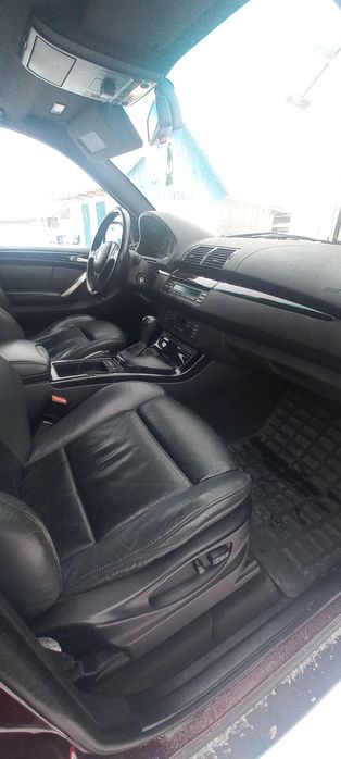 ВМВ Х5 на повному заряді весь в карбоні