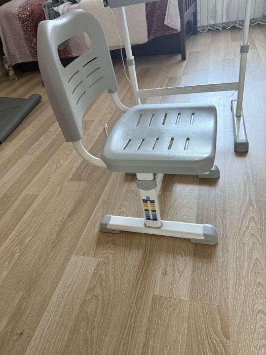 Дитяча писмова парта (стіл письмовий) з стільцем bambi