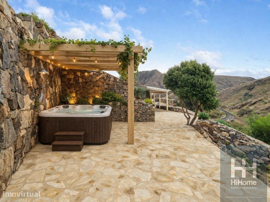 Um Refúgio Exclusivo no Coração da Natureza - Porto Santo