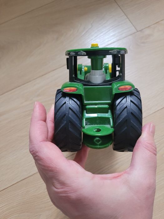Traktor John Deere, rozkręcany, super autko zabawka koparka