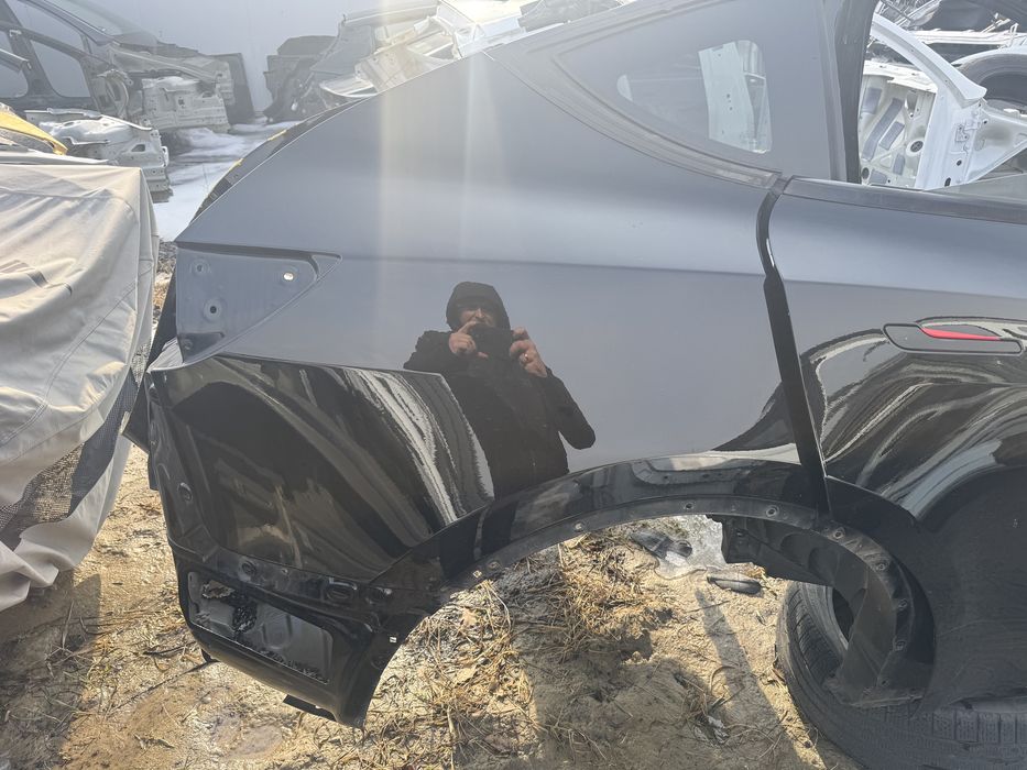 Четверть model Y