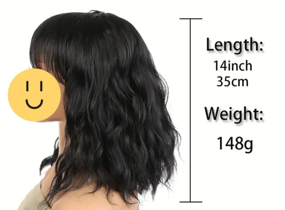 Peruca curta com franja. 
Nova.
Sintético natural.