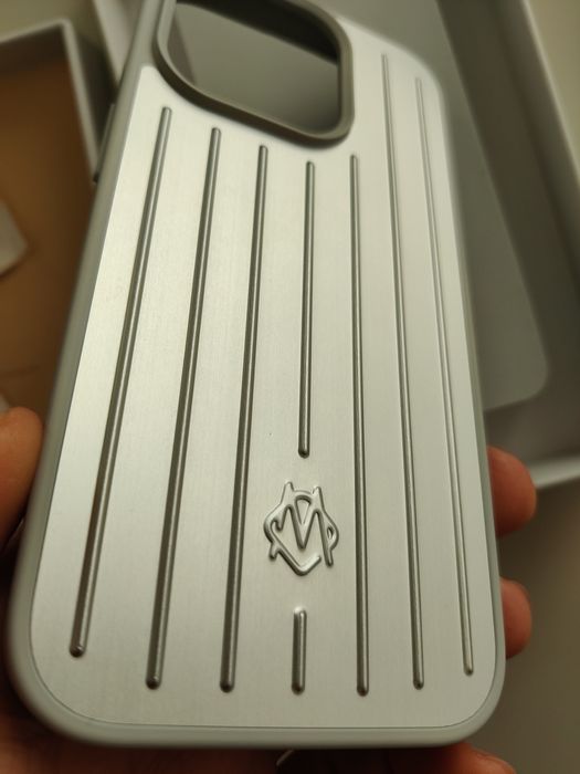 Capa Rimowa iPhone 15 Pro