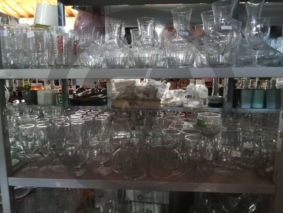 Copos / taças e jarras em vidro