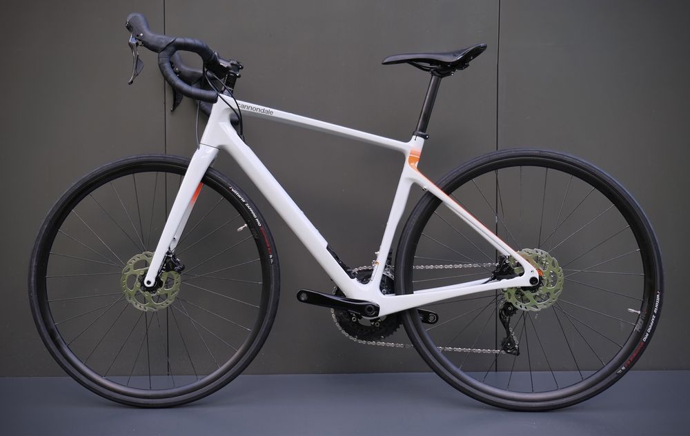 Шосейний велосипед Cannondale Synapse Carbon 3 105