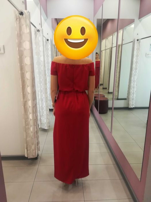 Długa czerwona sukienka