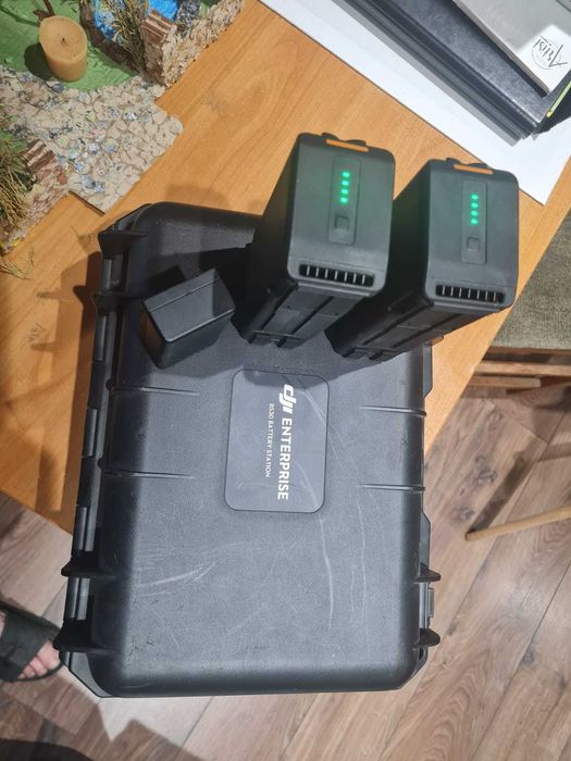 Інтелектуальна зарядна станція DJI BS30 для Matrice 30/30T