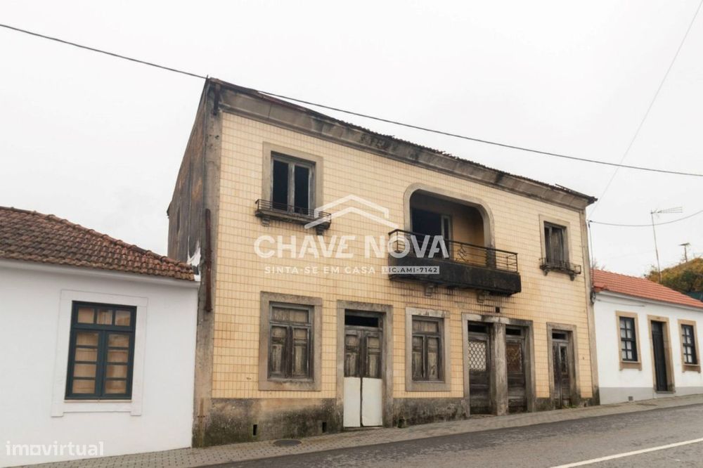 Moradia Para Restauro + Terreno em Paços de Brandão