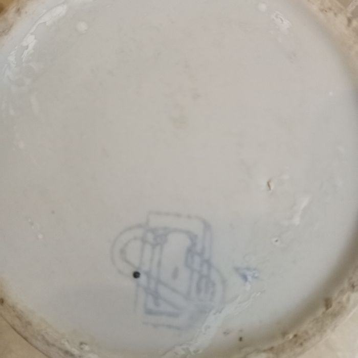 Продам керамический боченок с крышкой, белого цвета