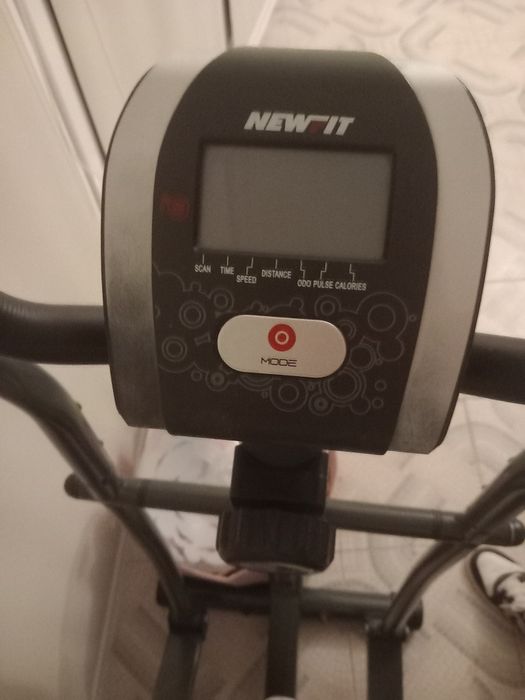 Bicicleta Elíptica NEWFIT com monitor digital – Bom estado