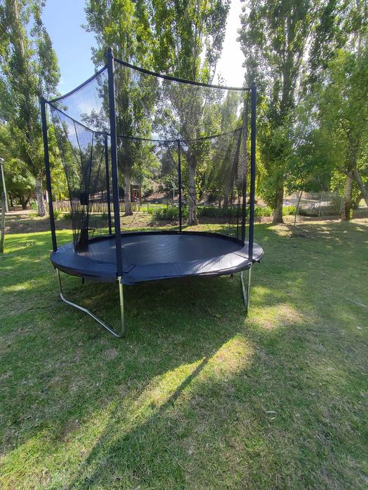 Aluga-se Trampolim