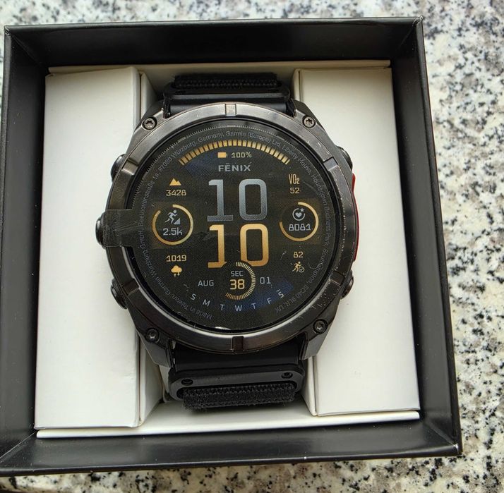 Garmin Fēnix 8 AMOLED 51 mm – PL Topo Polska, 4 paski, pudełko