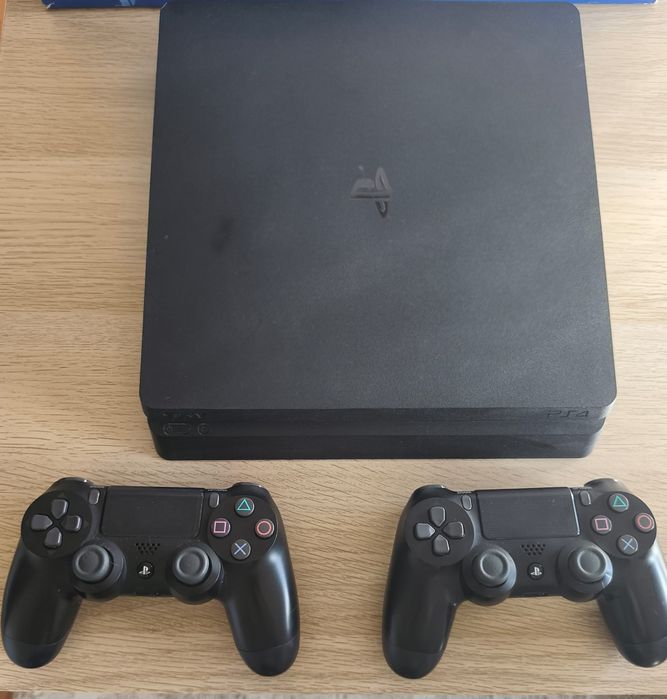 Vende-se PS4 1TB