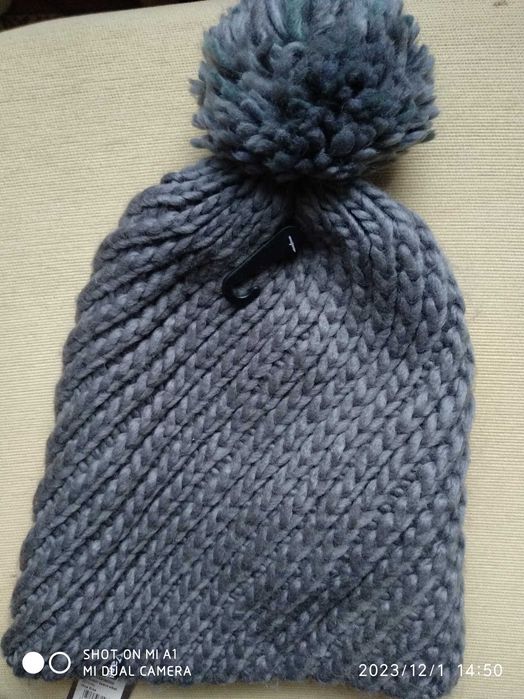 Czapka Cubus obwód-50 cm- gruby splot 70% akryl30%ULL/Woll