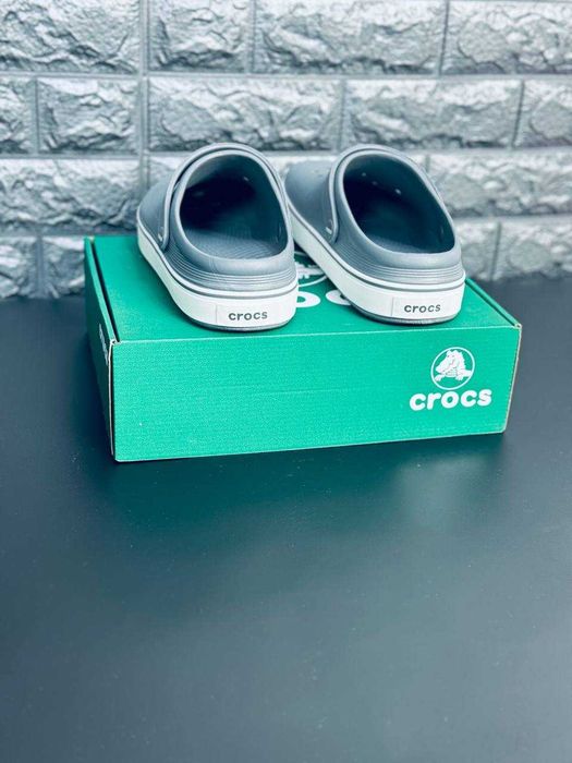 Crocs мужские серые сабо для отдыха и прогулок Новая коллекция! Crocs мужские Light Gray Стильные ежедневные кроксы