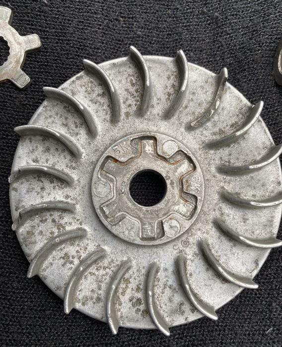 Продам Вариатор передний Yamaha 3KJ JOG + крельчатка,звезда, втулка