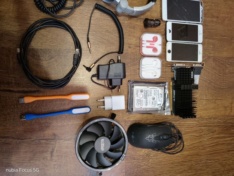 Продам одним  лотом  електроніку