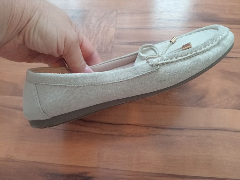 Zamszowe beżowe mokasyny rozmiar 38 damskie