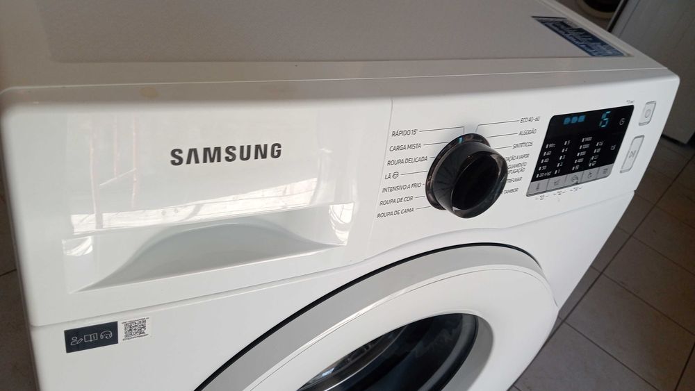 Máquina de lavar roupa Samsung 11 kg como nova