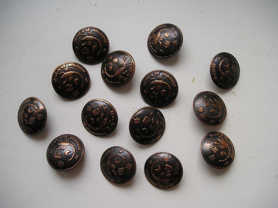 Набор пуговиц металлических СССР - знак зодиака "Скорпион"  (14 шт)