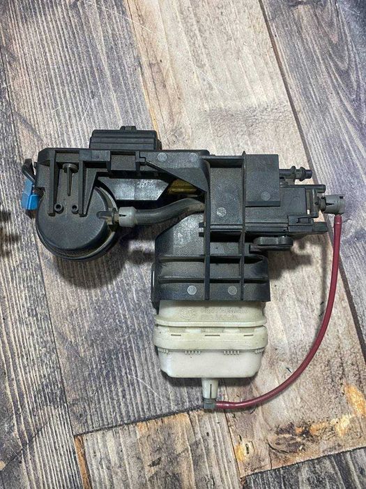 Замок механізм кришки багажника Mercedes-Benz S-Class W220 A2208000476 / A2208000575 / A2207500185