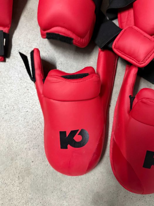 Luvas + Caneleiras/Proteções para karaté/MMA/Kick-boxing