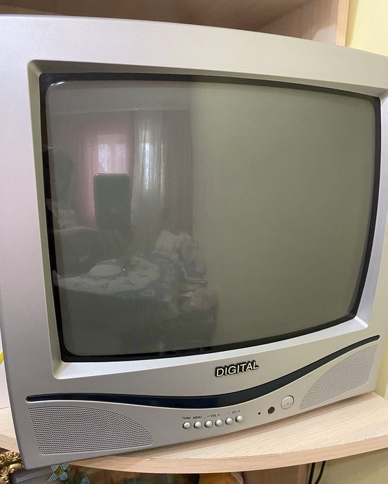Продам маленький телевизор