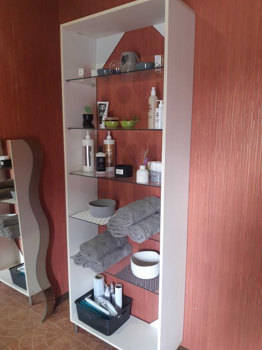 Стілаж косметичний