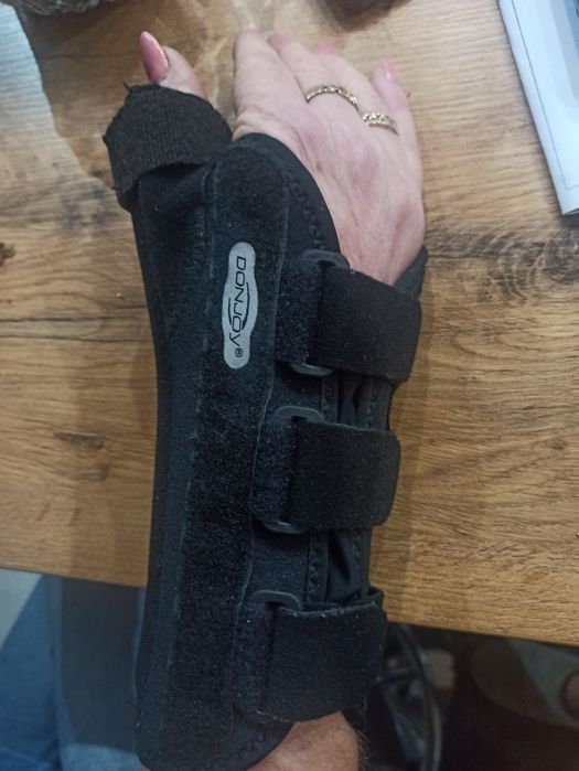 Stabilizator dłoni nadgarstka prawy donjoy na rzepy