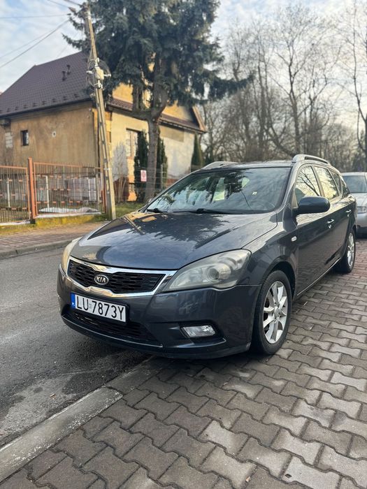 Kia Ceed Na sprzedaż Kia Ceed z 2011 roku w dobrym stanie technicznym i wizualn