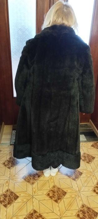 Шуба із штучного хутра довга