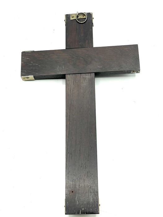 Crucifixo de parede em pau santo e prata