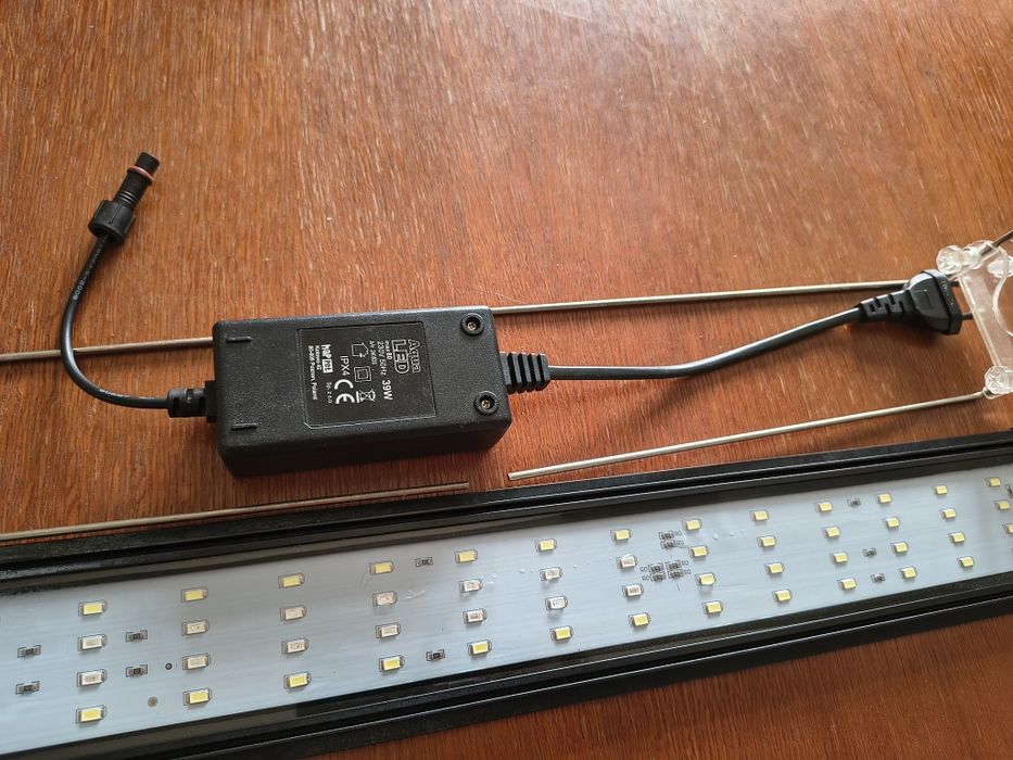 Lampa oświetlenie akwarium