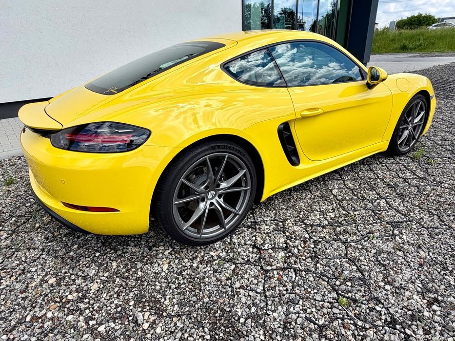 Porsche 718 Cayman